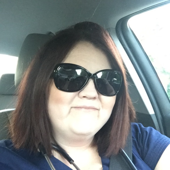 Meet your Posher, Michele - Picture 1 of 1